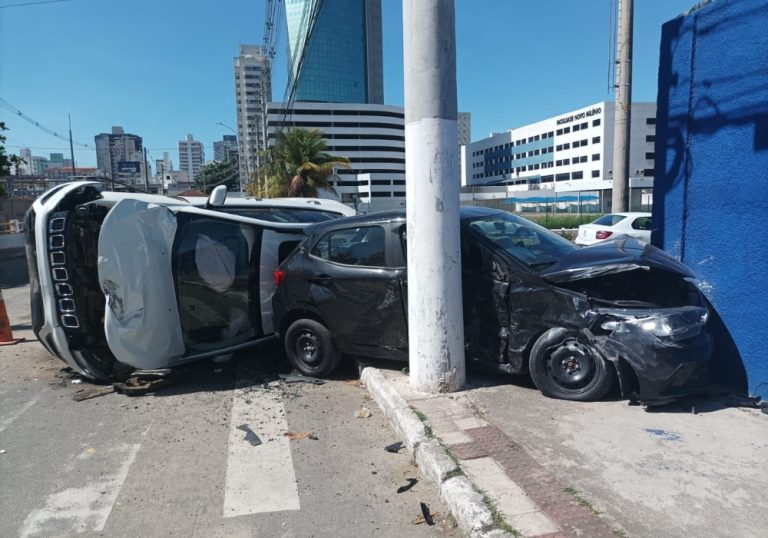 Acidente em cruzamento de Vila Velha deixa uma pessoa ferida