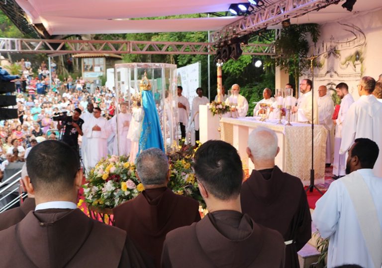 Veja a programação da Festa da Penha para este sábado