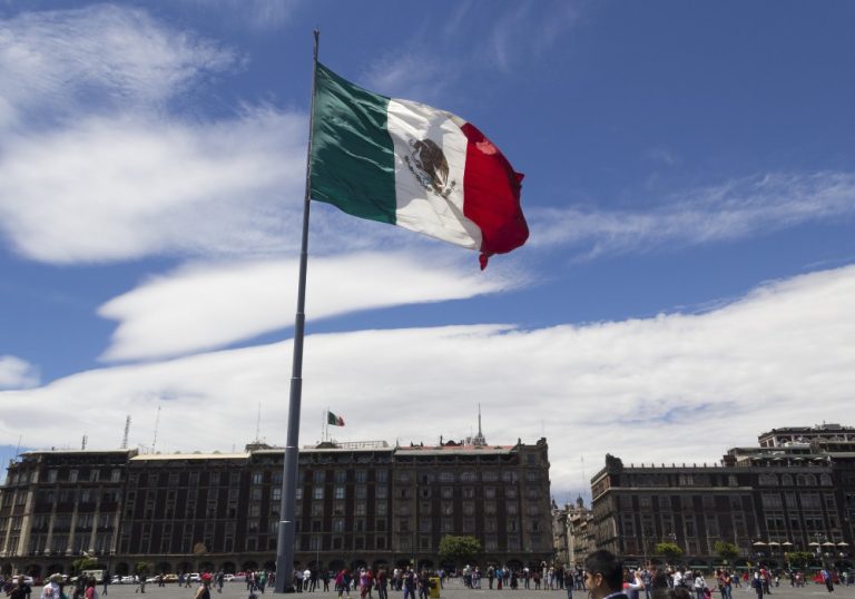 Homens armados invadem resort e matam uma criança e 6 adultos no México