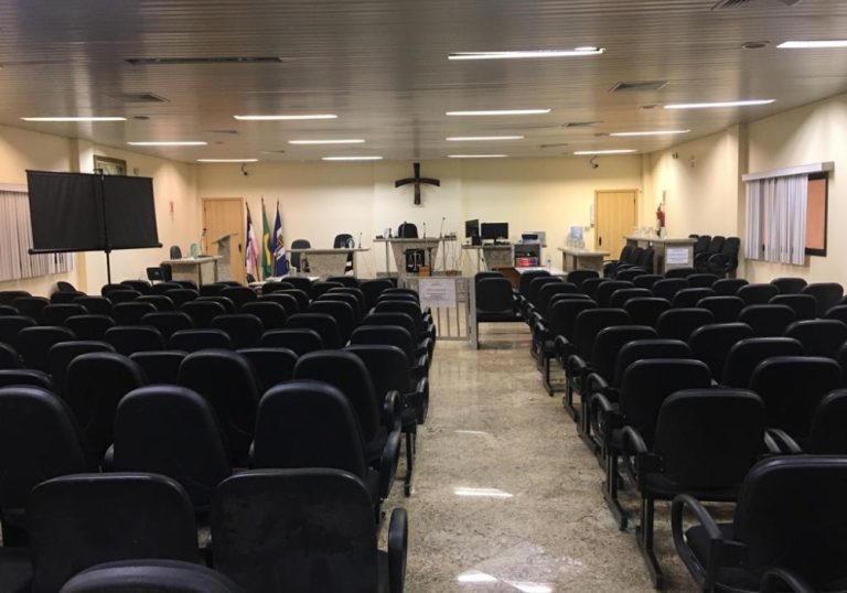 Advogados de Georgeval exibem filme sobre homem condenado por morte de crianças