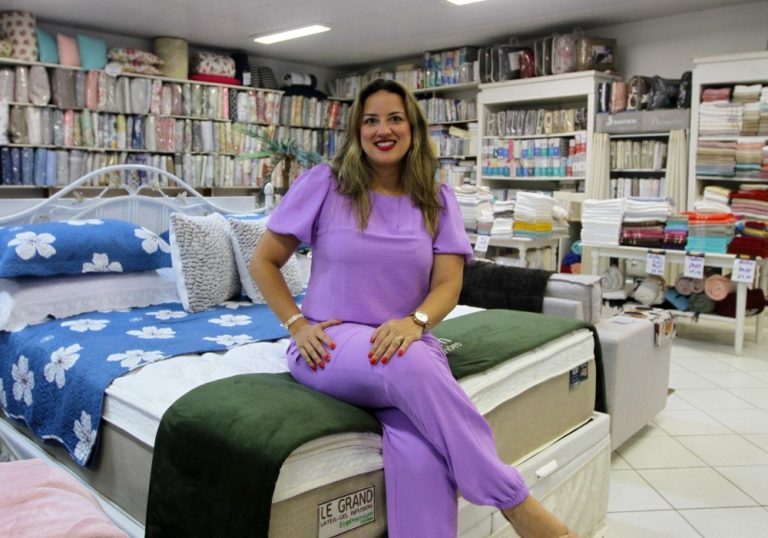 Indústrias, lojas e escritórios abrem 3.345 empregos e estágios