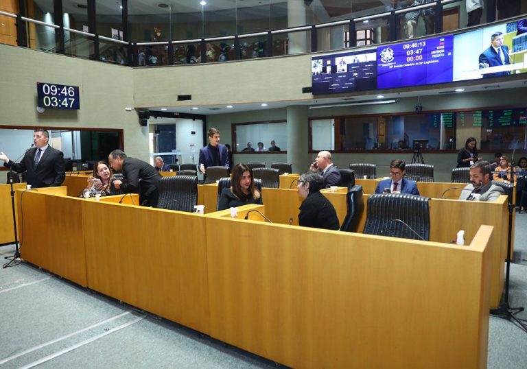 Deputados do ES poderão receber auxílio-alimentação de R$ 1.830