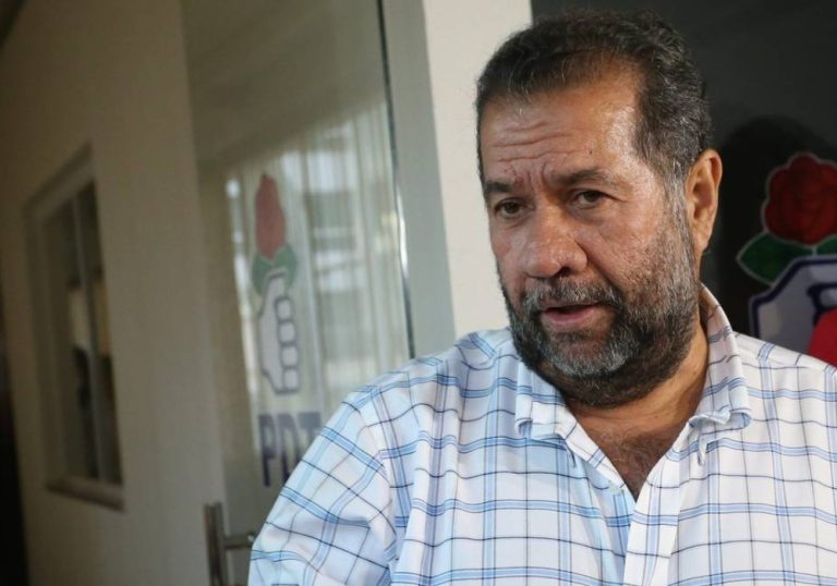 Falta dinheiro para zerar fila do INSS, diz ministro