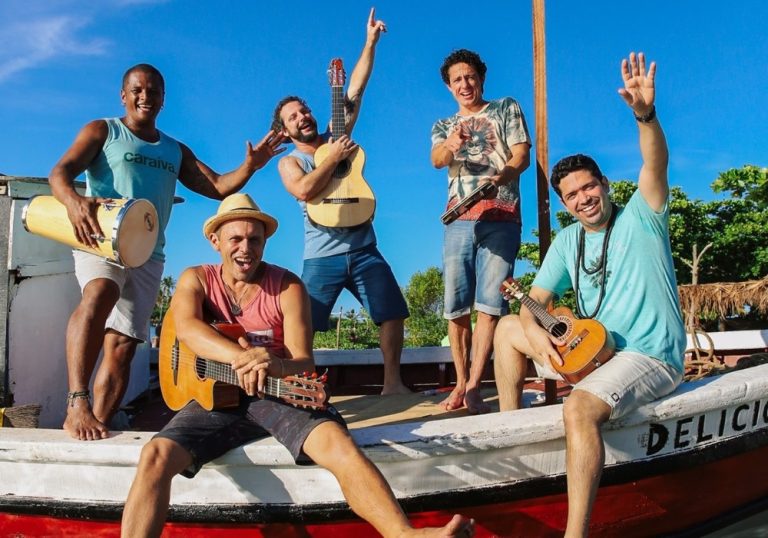 Festa com shows e arte no clima de Caraíva em Vitória