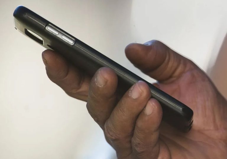 Polícia prende quadrilha e liberta refém de golpe do Tinder de 49 anos em SP