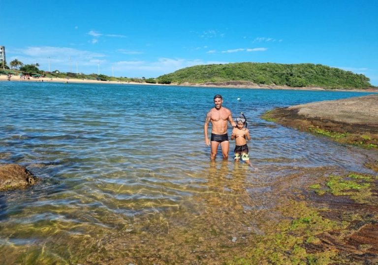 Mais de 50 praias e piscinas naturais em Guarapari