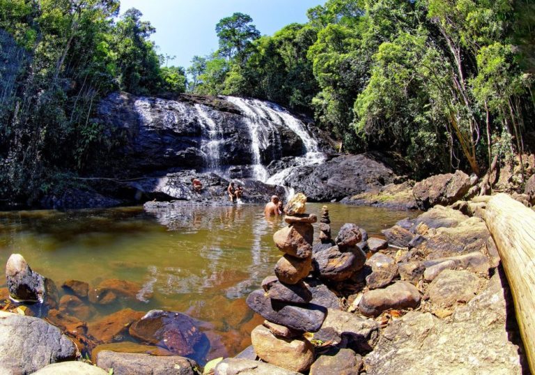 Montanhas e cachoeiras a 20 minutos da orla de Guarapari