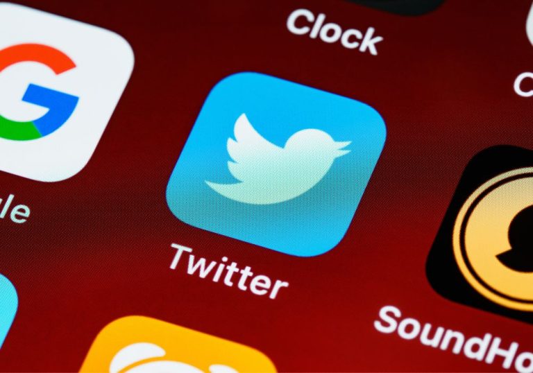 Twitter vai rotular tuítes que violarem regras contra discurso de ódio