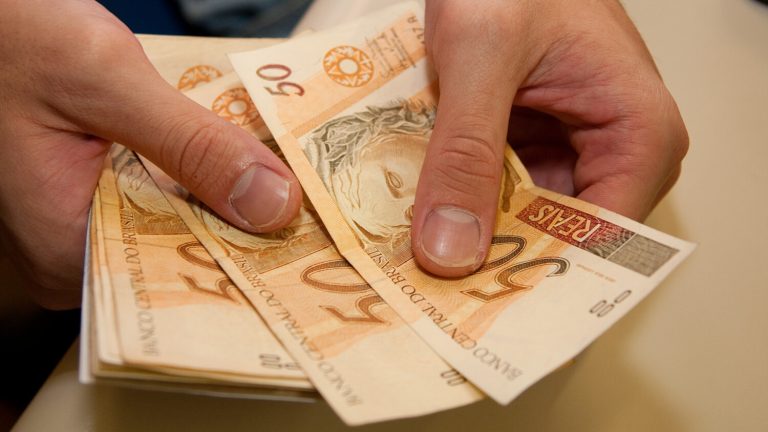 Veja as profissões que tiveram mais aumento de salário no ES