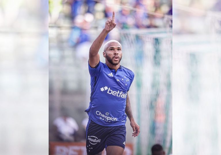 Cruzeiro vence o Santos com dois gols de Wesley e vira líder do Brasileirão
