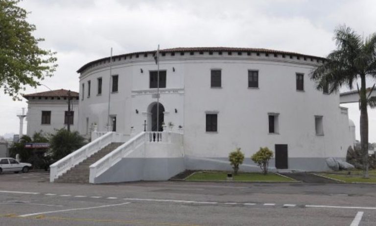 Forte aos pés do Convento da Penha é atração no ES