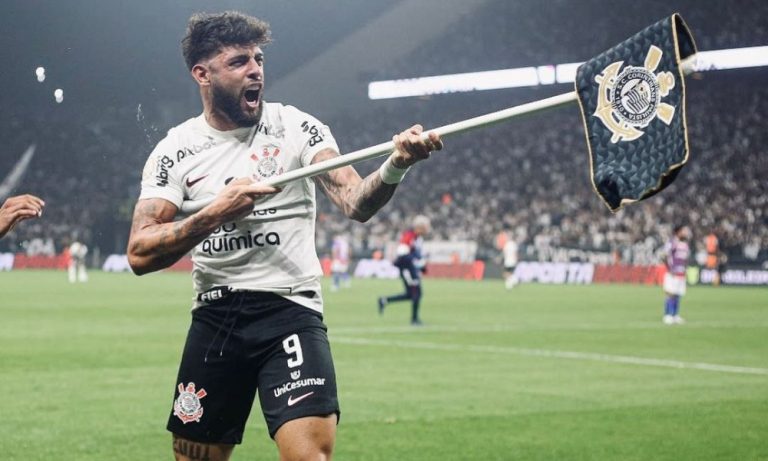 Yuri cria dor de cabeça para Luxa em 1° jogo pós-protesto no Corinthians