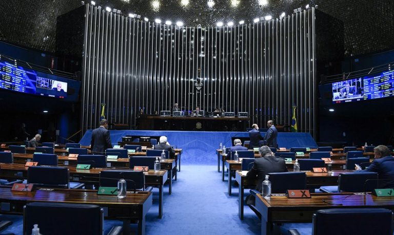 Lei Geral do Esporte é aprovada e prevê punições para racismo e homofobia