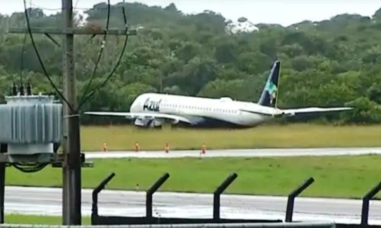 Avião perde controle e sai da pista durante pouso em aeroporto de Salvador