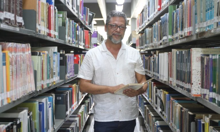 “Precisamos resgatar o hábito de leitura em todas as idades”, diz especialista