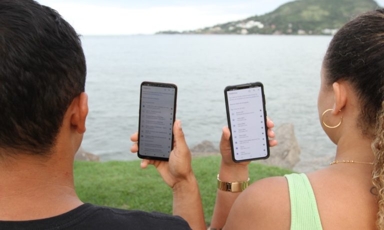 Cartilha de médicos para pais protegerem filhos na internet