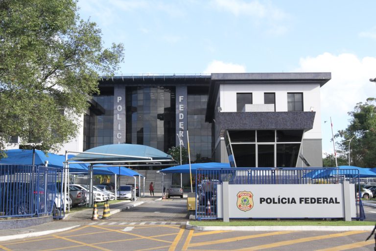 PF apreende anabolizantes e arma durante operação em Vila Velha