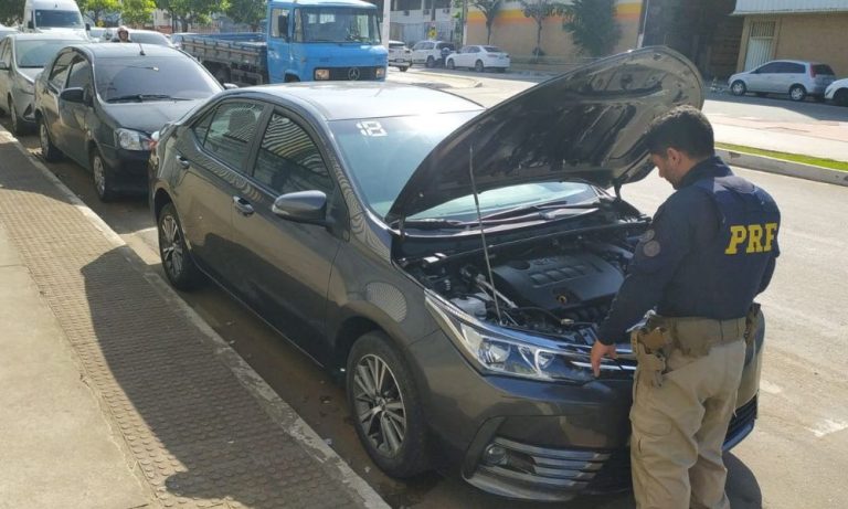 Funcionário sai com carro de revendedora e acaba preso pela PRF no ES