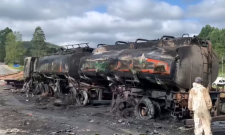 Cidade mineira decreta emergência após explosão de caminhão-tanque