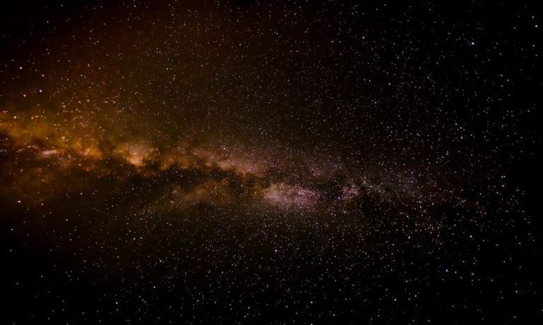 Megaexplosão cósmica é detectada por rede internacional de telescópios