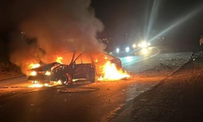 Motorista sofre queimaduras após carro pegar fogo em acidente na BR-262