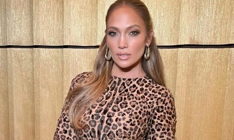 Atriz Jennifer Lopez fala sobre culpa por ser uma mãe famosa