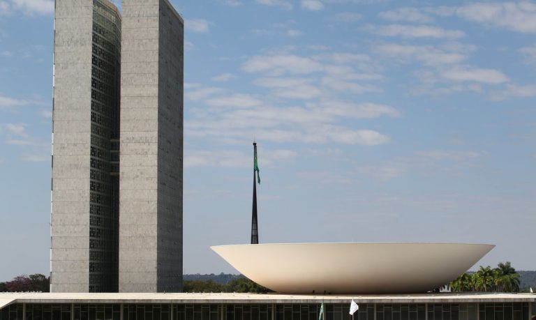 Partidos vão ficar livres de devolver R$ 40 milhões