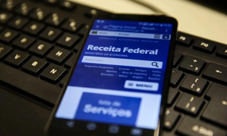 Declaração do Imposto de Renda completa ou simplificada. Veja qual compensa mais