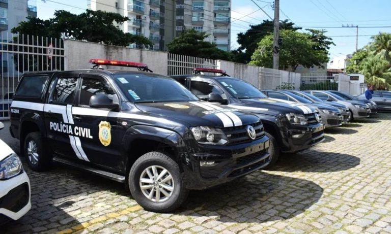 Polícia prende dois acusados de espancar e matar jovem na Serra