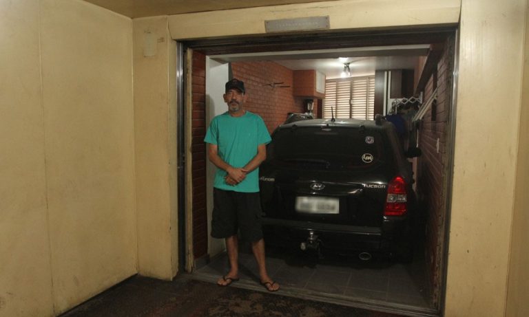 Garagem dentro de apartamento no Centro de Vitória
