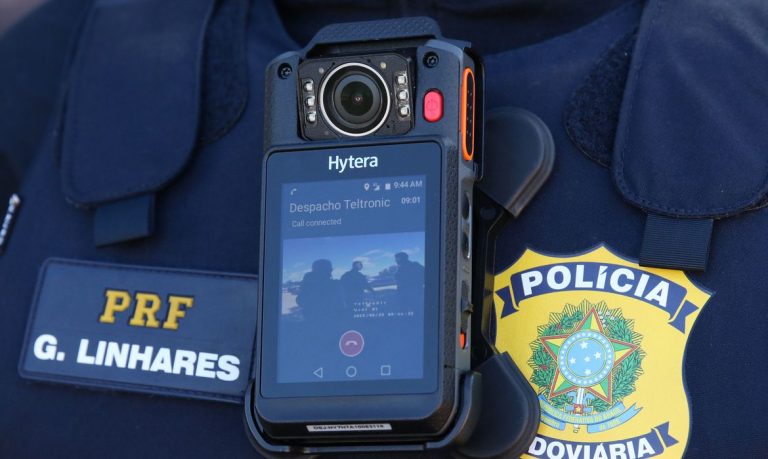 PRF incluirá câmera que grava em tempo real nos uniformes de 350 agentes no ES