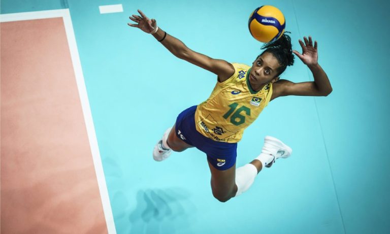 Seleção feminina de vôlei perde da China em estreia na Liga das Nações