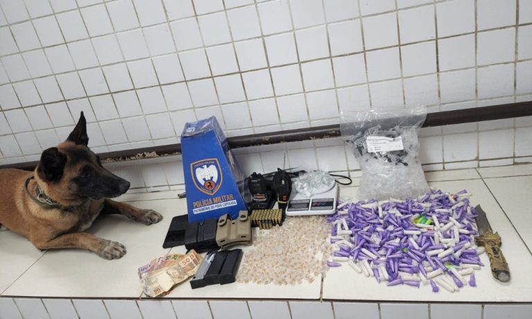 PM faz apreensão de drogas, munições e dinheiro na Serra