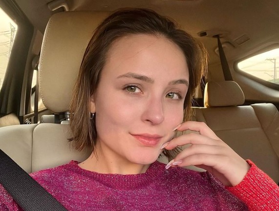 Pai de Larissa Manoela posta suposta indireta para filha