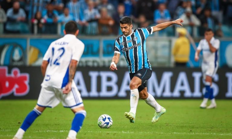 Grêmio busca empate contra o Cruzeiro com golaço de Suárez