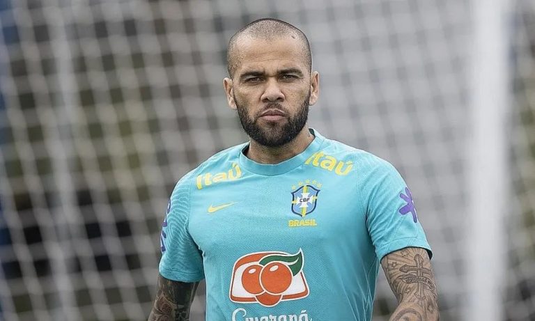 Daniel Alves completa quatro meses na prisão; relembre principais acontecimentos