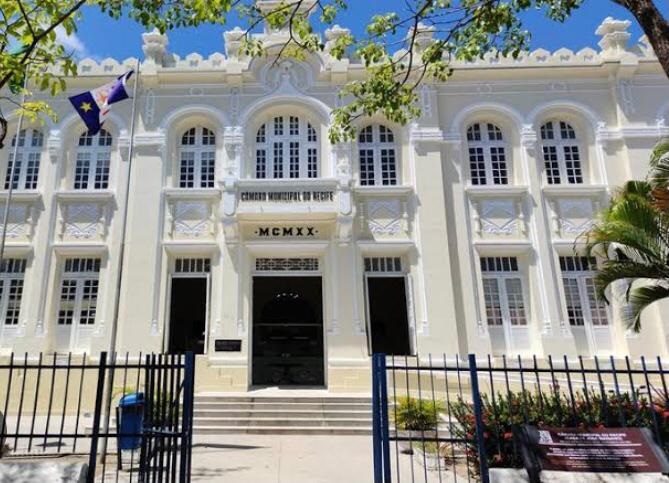 Aprovado projeto de lei que proíbe uso de linguagem neutra em escolas