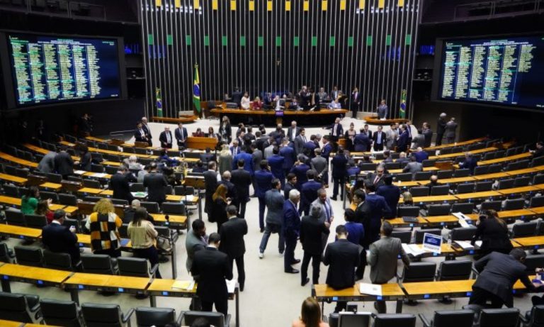 Câmara rejeita mudanças e conclui votação do arcabouço fiscal