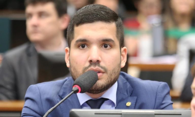 PF conclui que autor do requerimento da CPI do 8 de janeiro incitou ataques