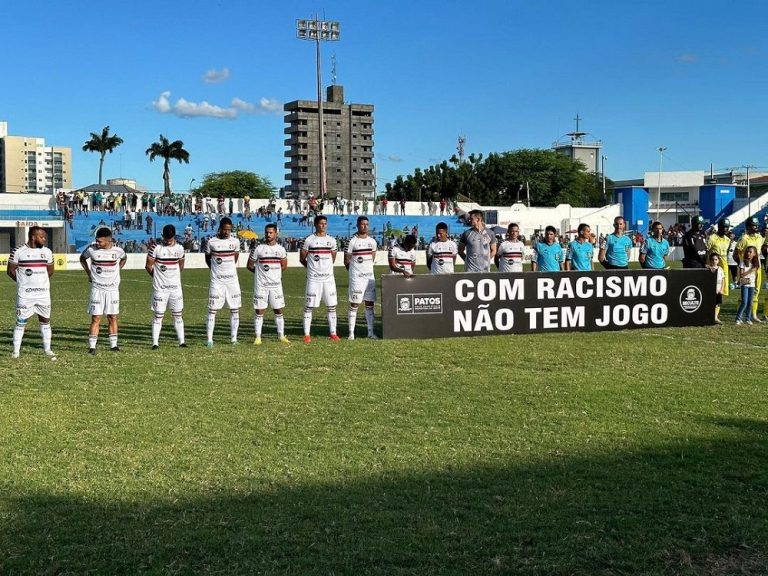 Mesmo com um a mais, Santa Cruz cede empate no finalzinho