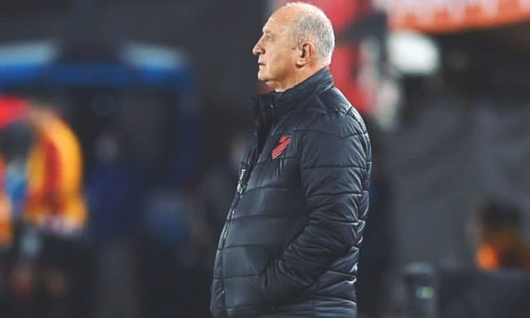 Athletico anuncia saída de Felipão, que está perto do Atlético-MG