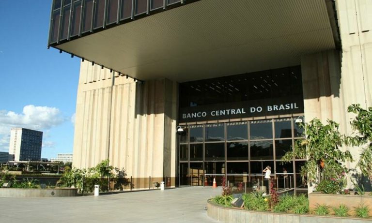 Banco Central mantém taxa de juros em 13,75% ao ano