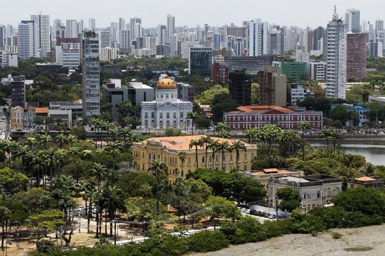 Bancos e serviços públicos não funcionam no dia de Corpus Christi