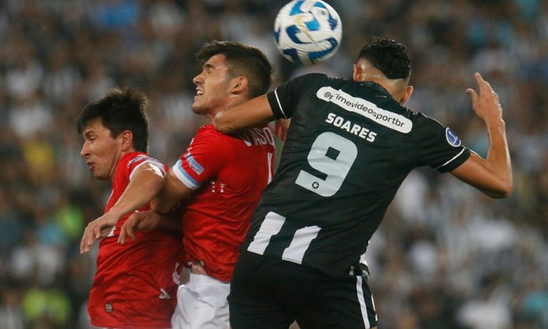 Botafogo empata e avança em 2º na Sul-Americana em possível adeus de Castro