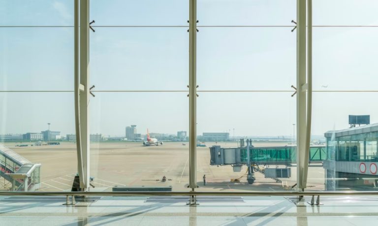 Brasileiro é detido em aeroporto por suspeita de se juntar ao Estado Islâmico
