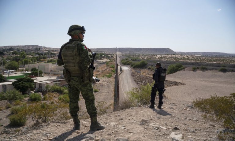 Capixabas se arriscam no deserto para entrar nos EUA