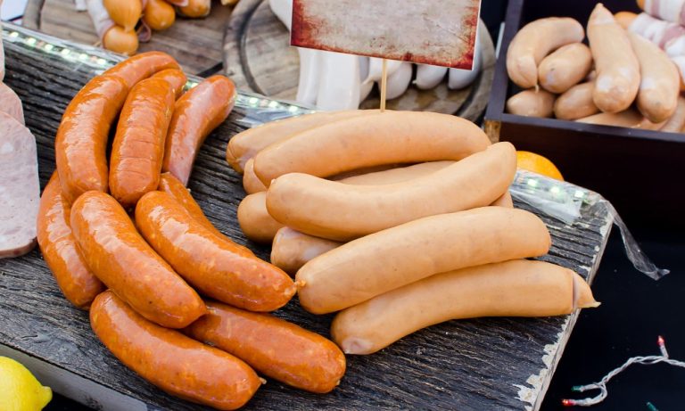 Conheça os quatro alimentos considerados cancerígenos pela OMS