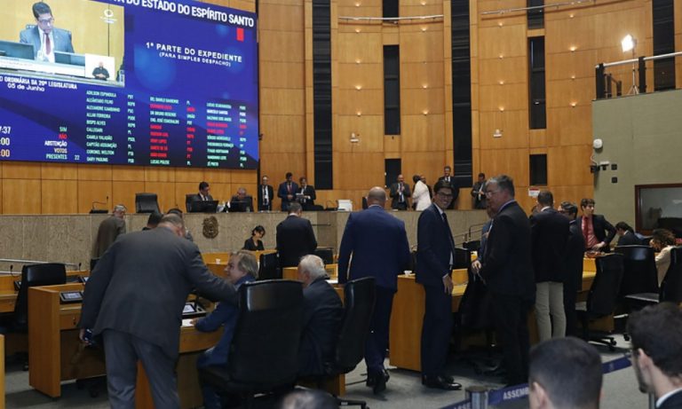 Deputados mantêm veto à posse de armas do Estado para militares da reserva