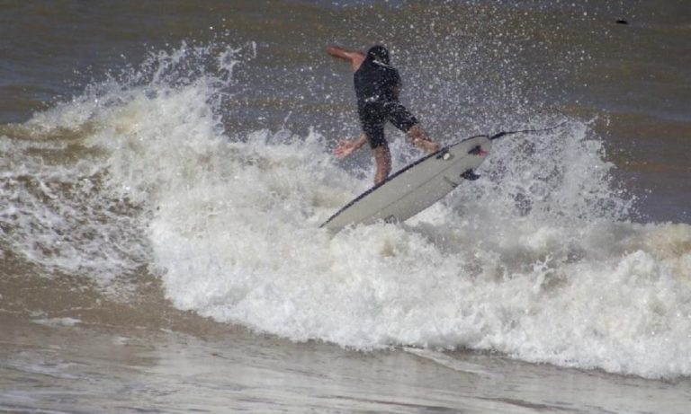 ES recebe surfistas de todo o Brasil em campeonato neste fim de semana