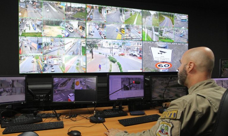 Estacionamento proibido lidera infrações na Serra